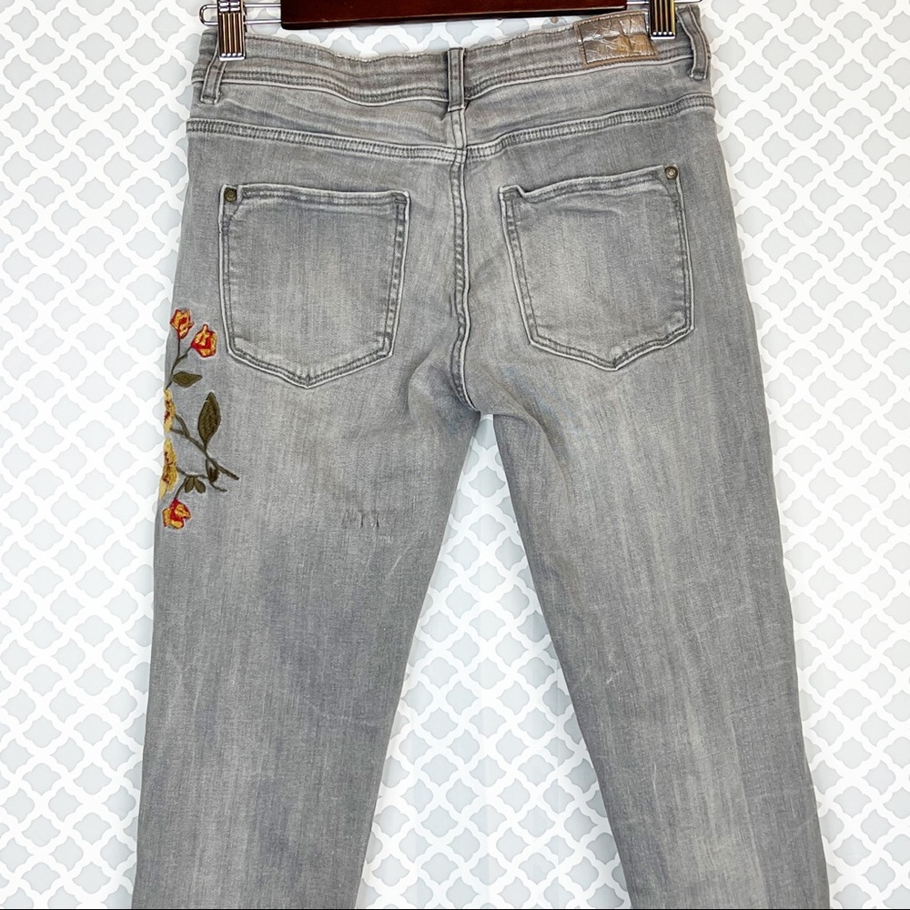 GUC Zara Floral Embroidered Grey  Wash Skinny Jeans - Picture 5 of 11